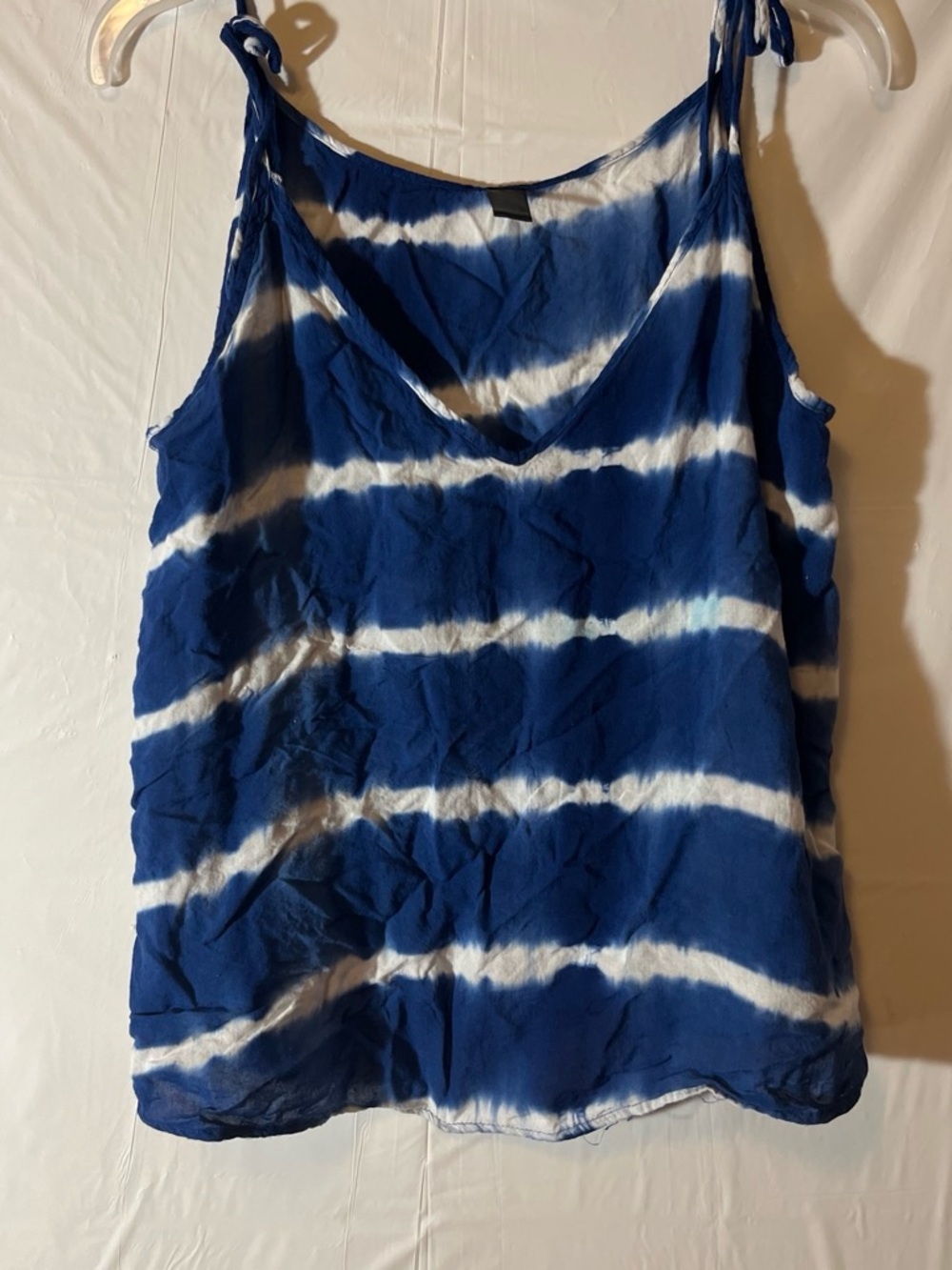 Women's Blue and White Tie-Dye V-Neck Camisole
